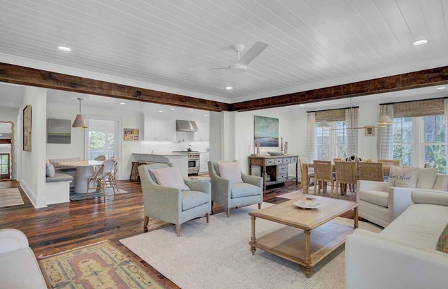 Be a Sullivans Local! 1307 Cove Avenue by Avantstay Pool + Outdoor Living - Photo 4