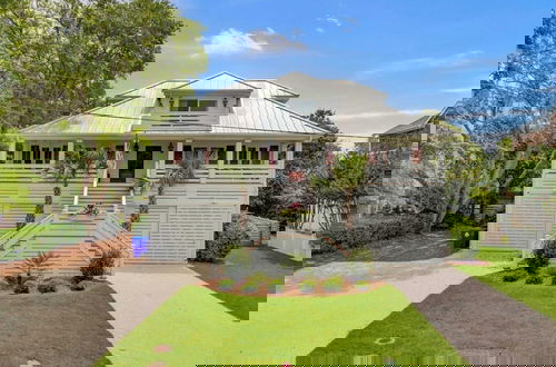 Photo 31 - Be a Sullivans Local! 1307 Cove Avenue by Avantstay Pool + Outdoor Living