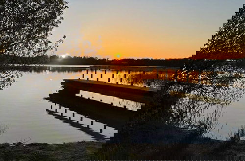 Foto 37 - Luxury Lakeside Retreat-by Traum