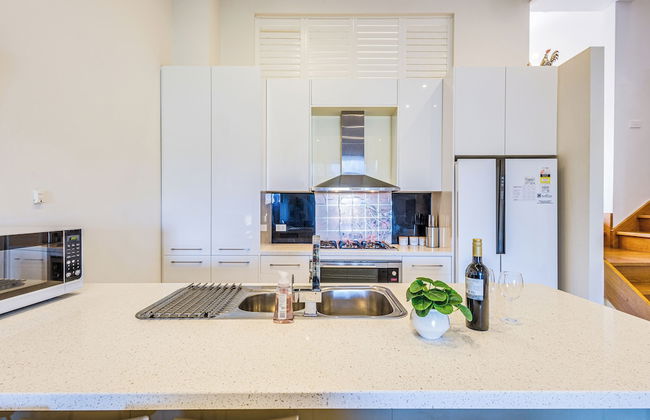 StayAU 3BR Deluxe Family Loft Point Cook - Photo 27