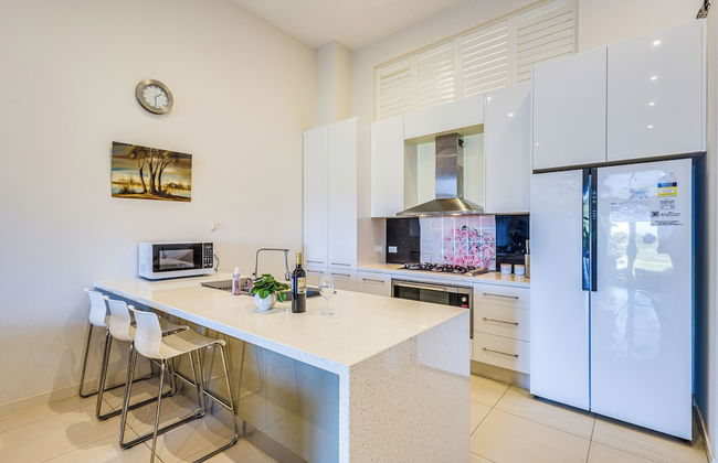 StayAU 3BR Deluxe Family Loft Point Cook - Photo 22