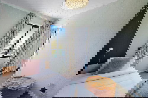 Foto 1 - Artist's Colourful Casa with Spa Pool