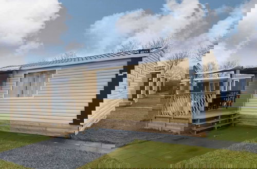 Foto 35 - Comfortable Chalet With Microwave, on a Holiday Park 1 km. From the Beach