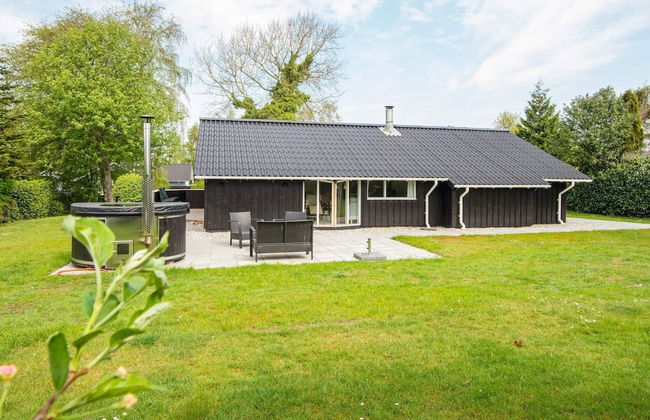 8 Person Holiday Home in Juelsminde - Foto 1