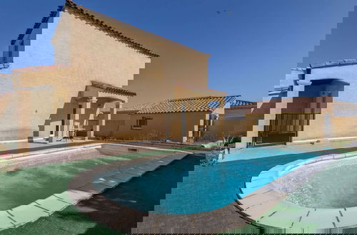 Foto 1 - Holiday Home Near Beach With Private Pool