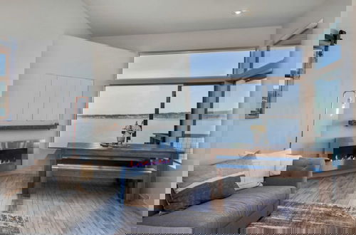Photo 29 - Langley Waterfront Condo by Avantstay A+ Views