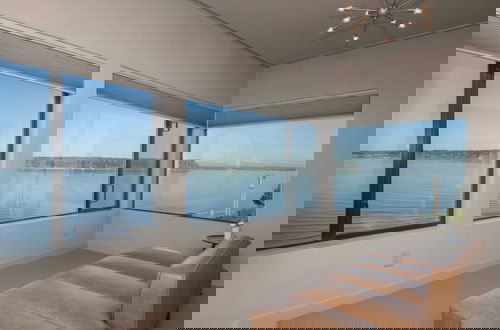 Photo 25 - Langley Waterfront Condo by Avantstay A+ Views