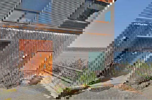 Photo 36 - Langley Waterfront Condo by Avantstay A+ Views
