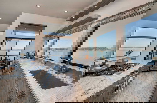 Photo 7 - Langley Waterfront Condo by Avantstay A+ Views