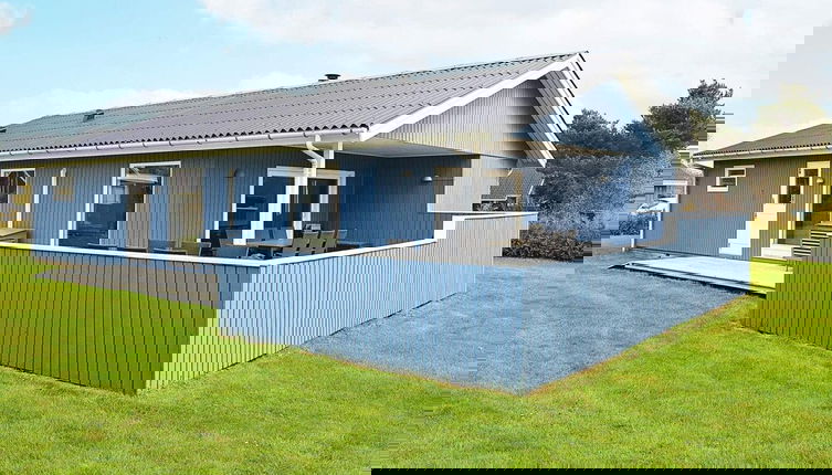 Foto 1 - 10 Person Holiday Home in Vaeggerlose