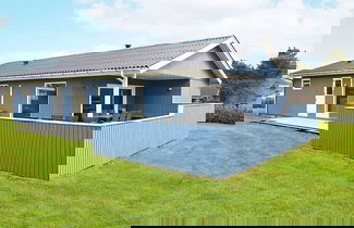 Foto 1 - 10 Person Holiday Home in Vaeggerlose