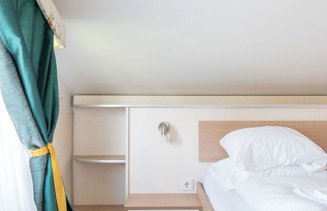 Faraway Aparthotel near Airport - Foto 16
