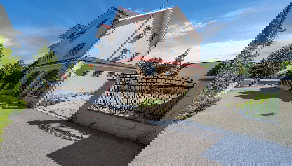 Primary image