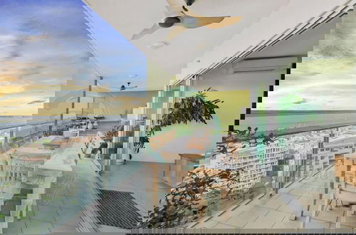 Foto 9 - Coastal Oasis Panoramic Ocean View Pool BBQ