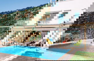 Foto 3 - Chic Villa w Patio Pool 3 min to Beach in Bodrum