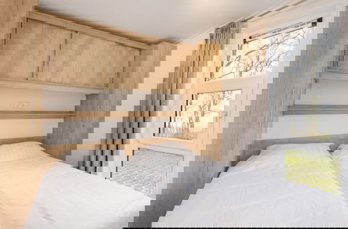 Foto 2 - Luxurious Lodge With Airco, Located Beside a Lake