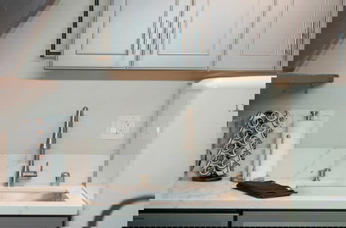 Foto 15 - Speckled by Avantstay Modern Interior, 0.5mi to Lake!