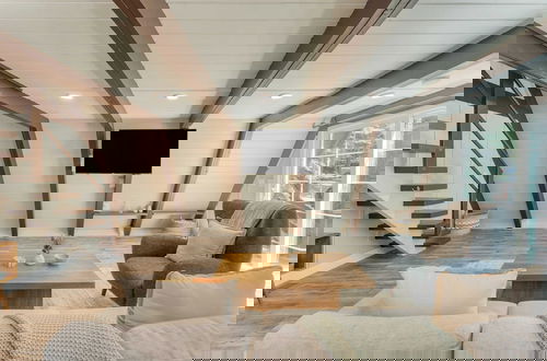 Foto 6 - Speckled by Avantstay Modern Interior, 0.5mi to Lake!