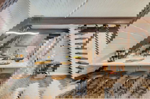 Foto 3 - Speckled by Avantstay Modern Interior, 0.5mi to Lake!