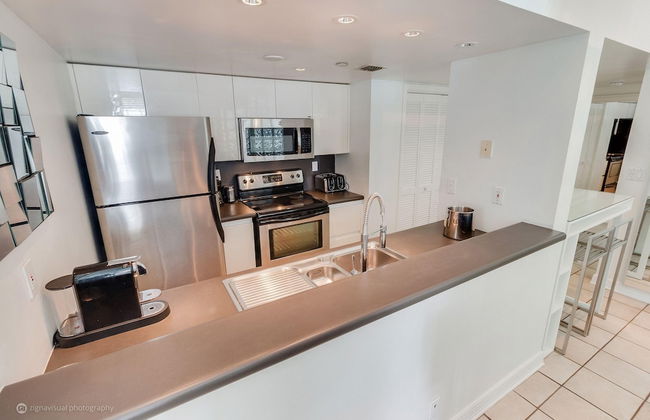 Beachfront 4 Room Ocean Drive Deluxe Suite - Foto 10