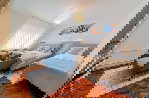 Foto 7 - Family Friendly Apartment With Parking