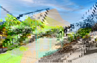 Foto 1 - Family Friendly Apartment With Parking