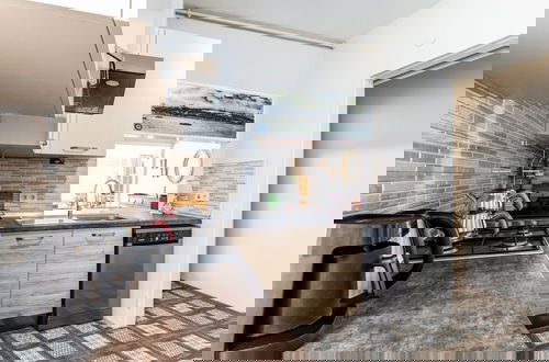 Foto 15 - Spacious Flat w Balcony 3 min to Kadikoy Square