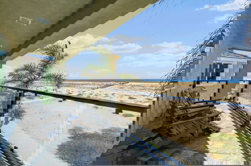 Photo 3 - Beach Break by Avantstay Oceanfront, View, Patio