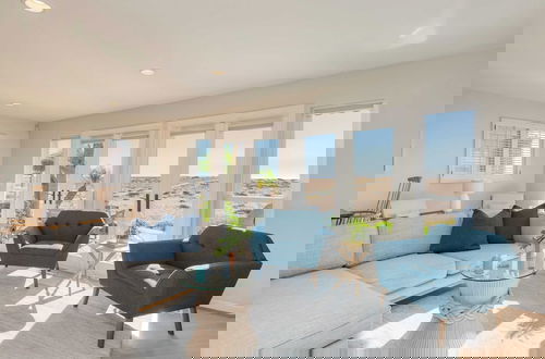 Photo 44 - Beach Break by Avantstay Oceanfront, View, Patio