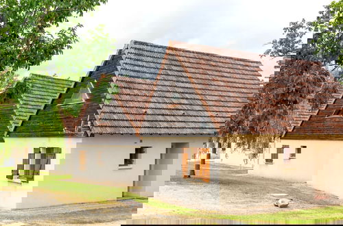 Foto 19 - Beautiful Holiday Home With Terrace