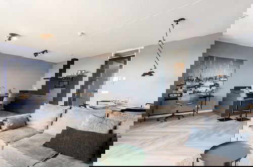 Foto 14 - Modern Apartment With Harbour View in Kamperland