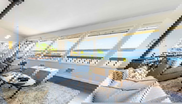 Photo 1 - Saratoga by the Sea by Avantstay Panoramic View, Near Langley