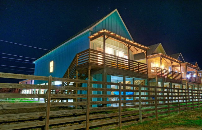 Shared Pool w/ Bay Views, Boat Dock Fishing Big Slough by Avantstay - Foto 46