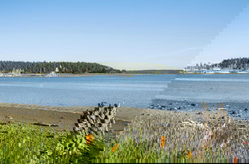 Photo 24 - The Little Pink House by Avantstay Water Views