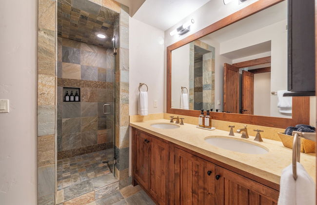 Lux Townhome Next to Village by Sierra Getaways - Foto 32