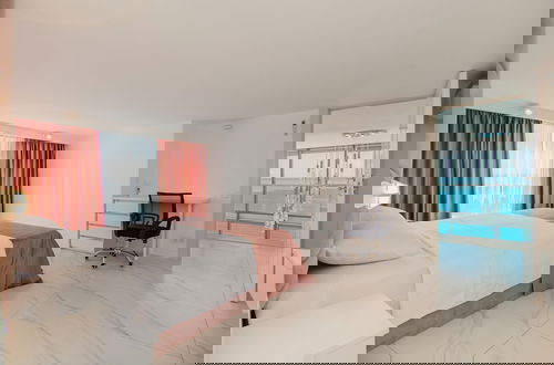 Photo 33 - Panorama
