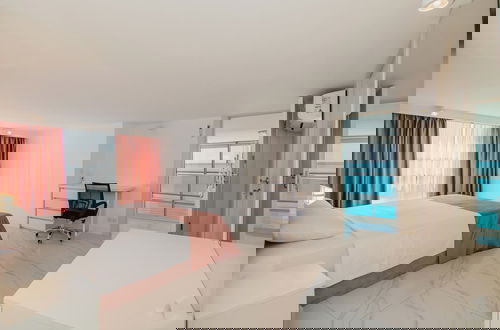 Photo 14 - Panorama