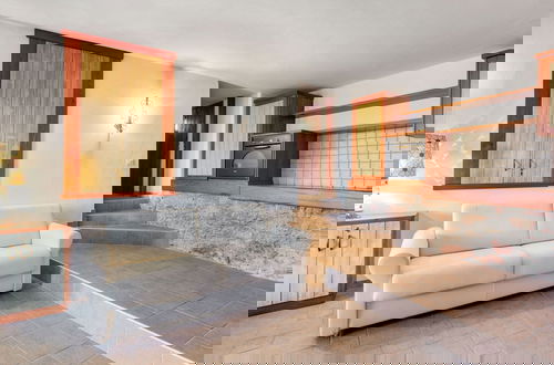 Foto 14 - Comfortable Villa With Private Pool, Garden, Balcony, Near Lake Garda