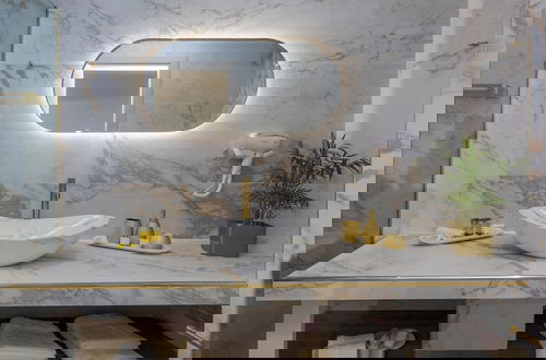 Photo 13 - Myra Mare Golden Suite by Estia