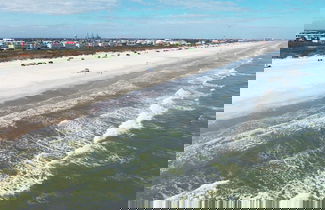 Foto 3 - Peyton's Place by Avantstay Walk to Beach