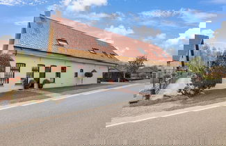Foto 1 - Lush Holiday Home in Limburg With Jacuzzi