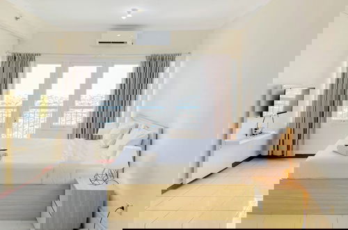 Foto 4 - Homey Studio (No Kitchen) At Grand Palace Kemayoran Apartment