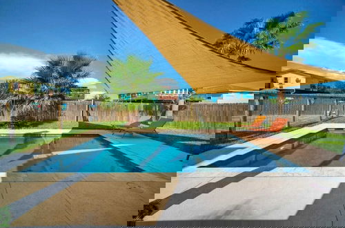 Foto 26 - Private Pool, Large Yard, Game Room, Balcony South By Sunkissed by Avantstay