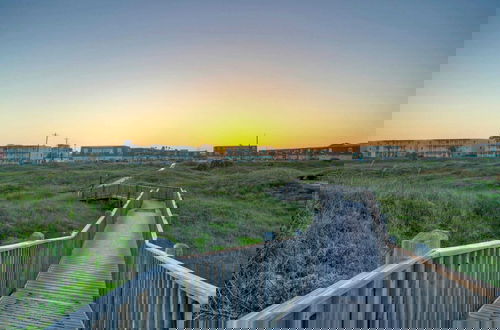 Foto 59 - Sleeps 22 3 Condos in Beachfront Complex w/ Pool, Pickleball Island Retreat