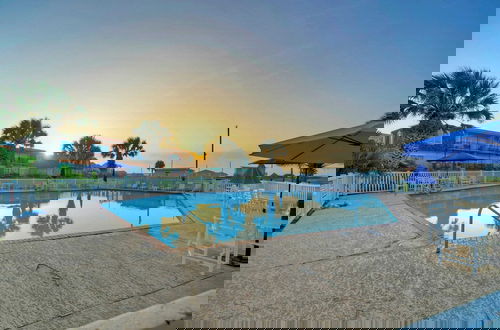 Foto 61 - Sleeps 22 3 Condos in Beachfront Complex w/ Pool, Pickleball Island Retreat