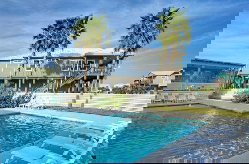 Foto 42 - Nature Preserve View, Shared Pool, Outdoor Living Casa Pescadora by Avantstay