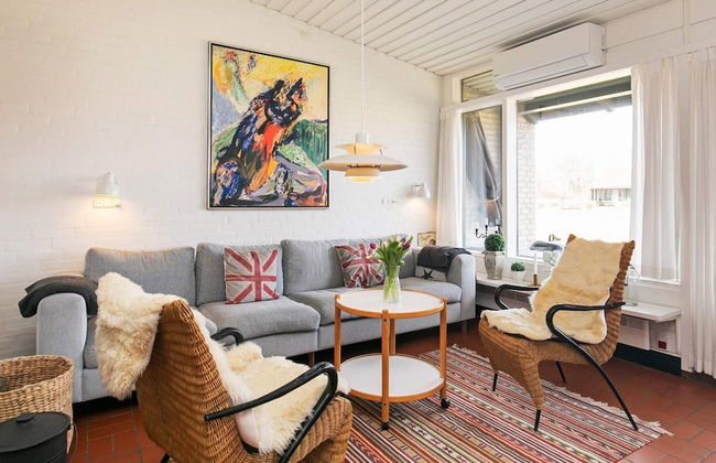 6 Person Holiday Home on a Holiday Park in Saeby - Foto 12