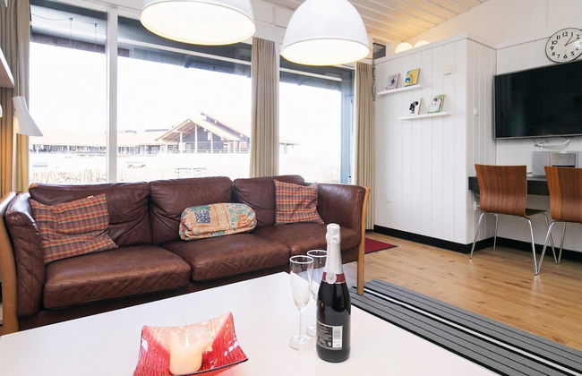 6 Person Holiday Home on a Holiday Park in Saeby - Foto 10