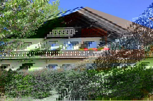 Foto 16 - Comfortable Holiday Home With Garden in Leogang