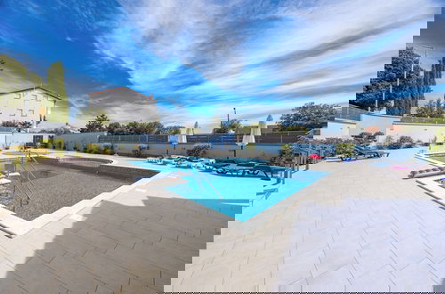 Foto 10 - Mery's Sunny Pool Apartment